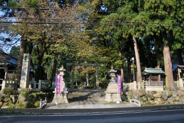 劔神社東入口