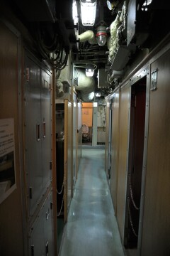 艦内通路 艦内通路