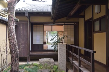 中庭 ならまち格子の家