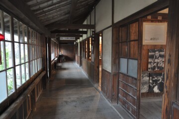 廊下と教室