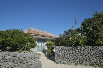 赤瓦屋根の家 赤瓦屋根の家
