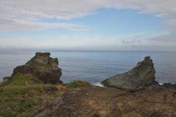 岬の先端へ遊歩道 御神崎